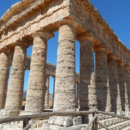 Del Centro E Frühstückspension Partinico