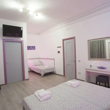 לינה וארוחת בוקר Del Centro E 4*