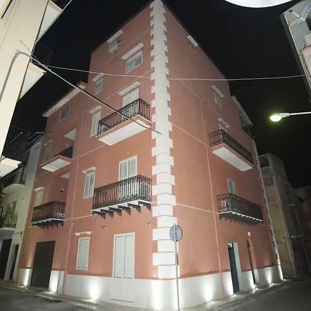 Del Centro E