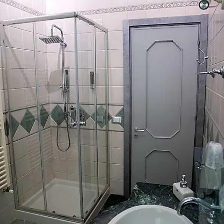 Del Centro E Oda ve Kahvaltı 4*