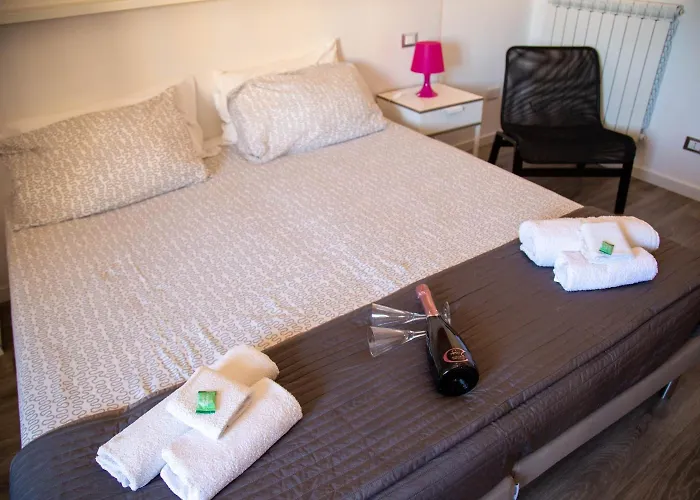 לינה וארוחת בוקר Del Centro E 4*