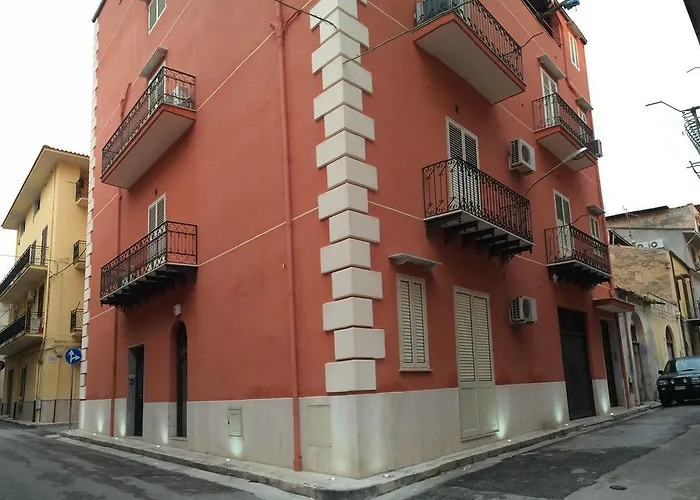 Del Centro E