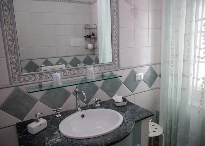 Del Centro E לינה וארוחת בוקר 4*